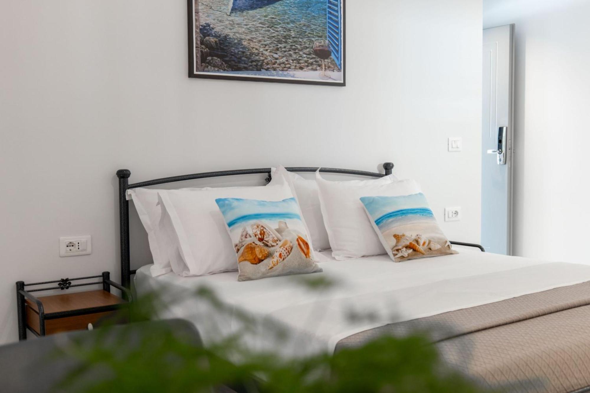 Aleksandra Apartments Sarandë Eksteriør bilde