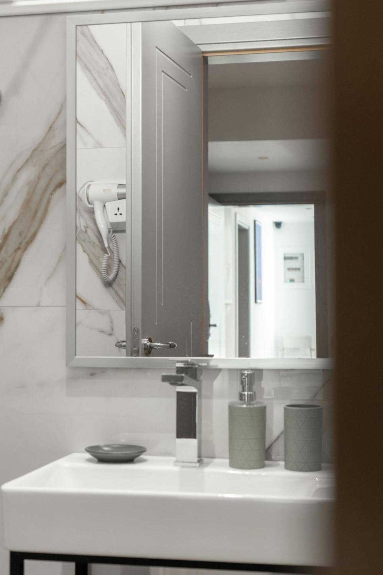 Aleksandra Apartments Sarandë Eksteriør bilde