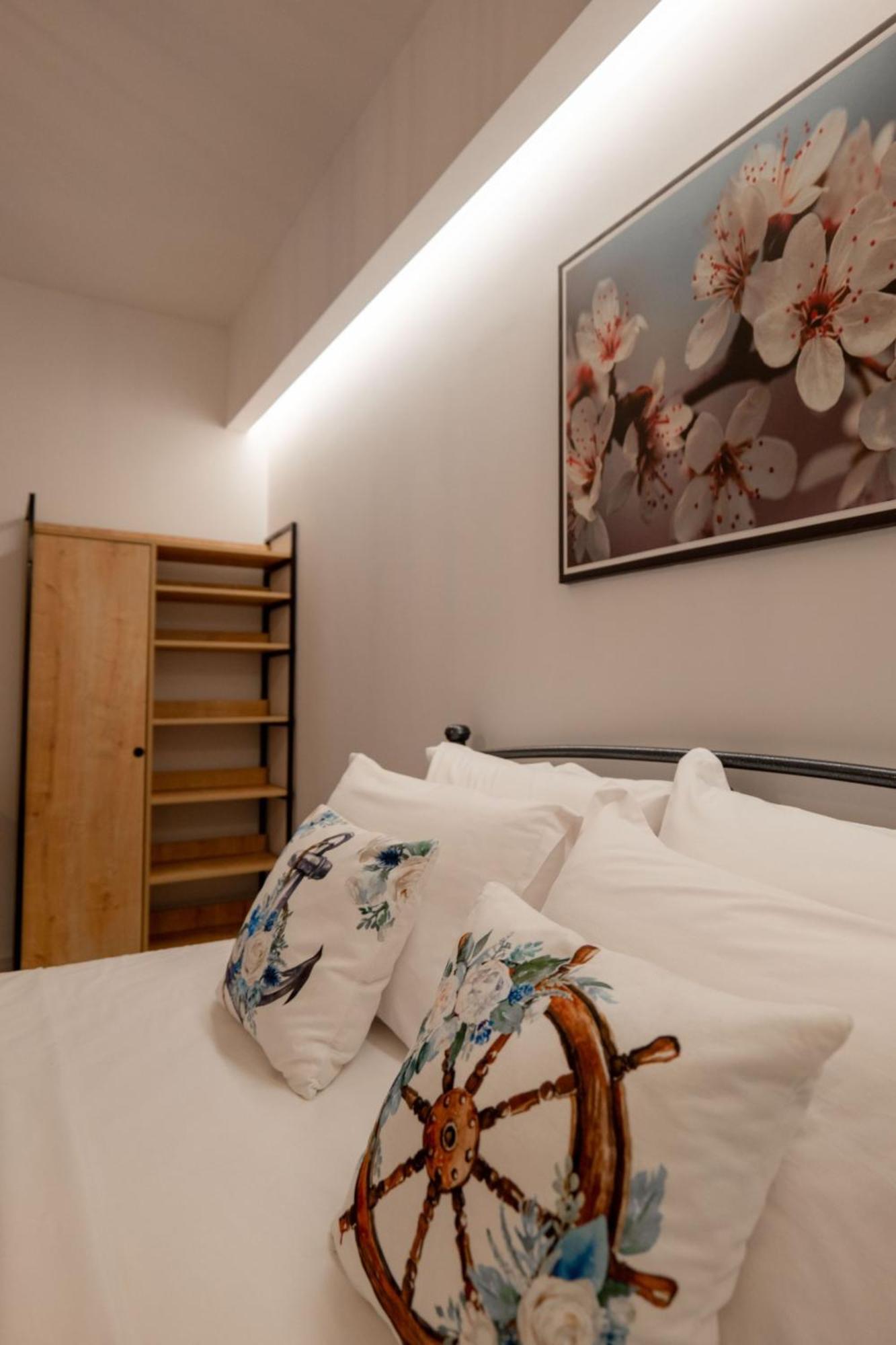 Aleksandra Apartments Sarandë Eksteriør bilde